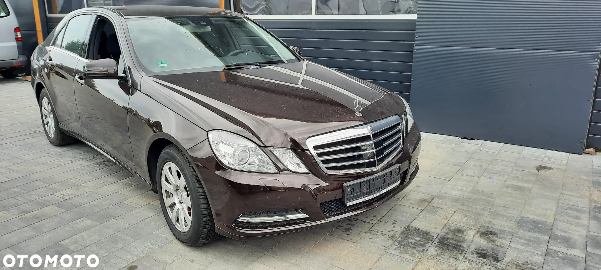 Mercedes-Benz Klasa E 250 CDI DPF BlueEFFICIENCY 7G-TRONIC - 2