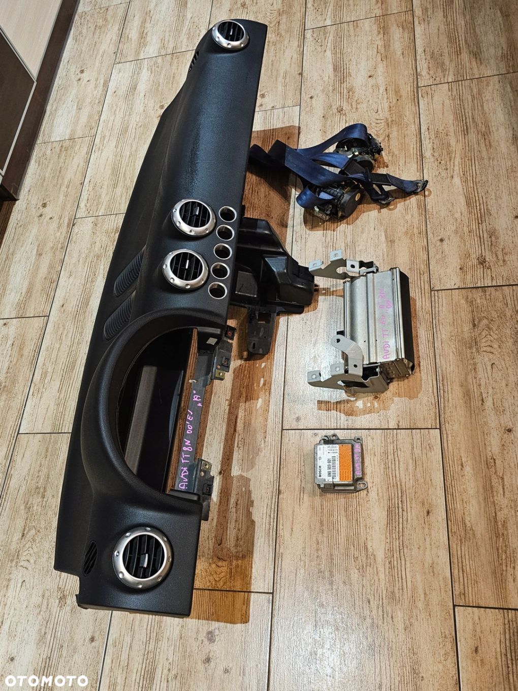 DESKA KOKPIT AIRBAG KONSOLA AUDI TT 8N 00 EU - 1