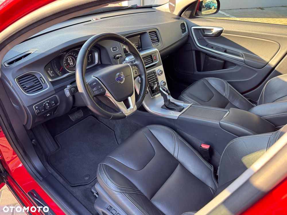 Volvo S60 T5 AWD Geartronic Summum - 22