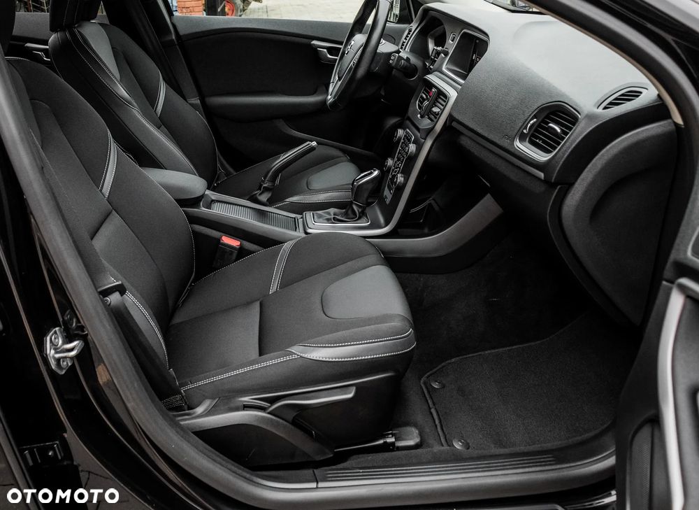 Volvo V40 D2 Drive-E R-Design Momentum - 14