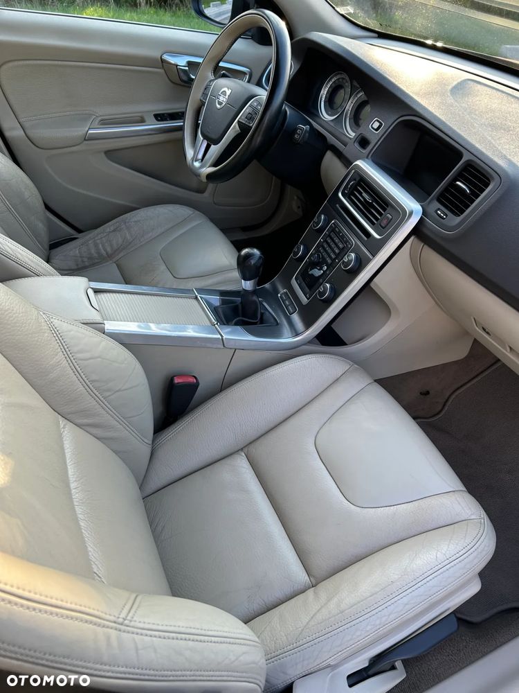 Volvo V60 D5 Summum - 15