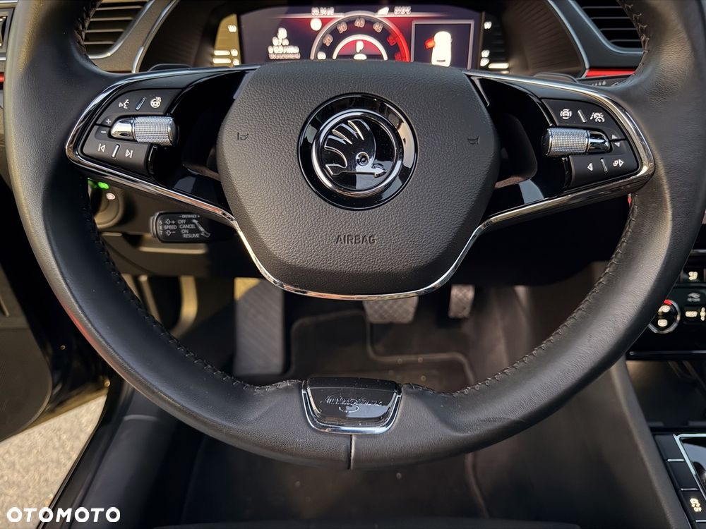 Skoda Superb 2.0 TDI SCR 4x4 L&K DSG - 37