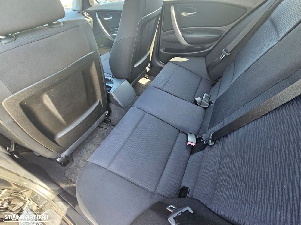 BMW 118 d Line Urban - 21