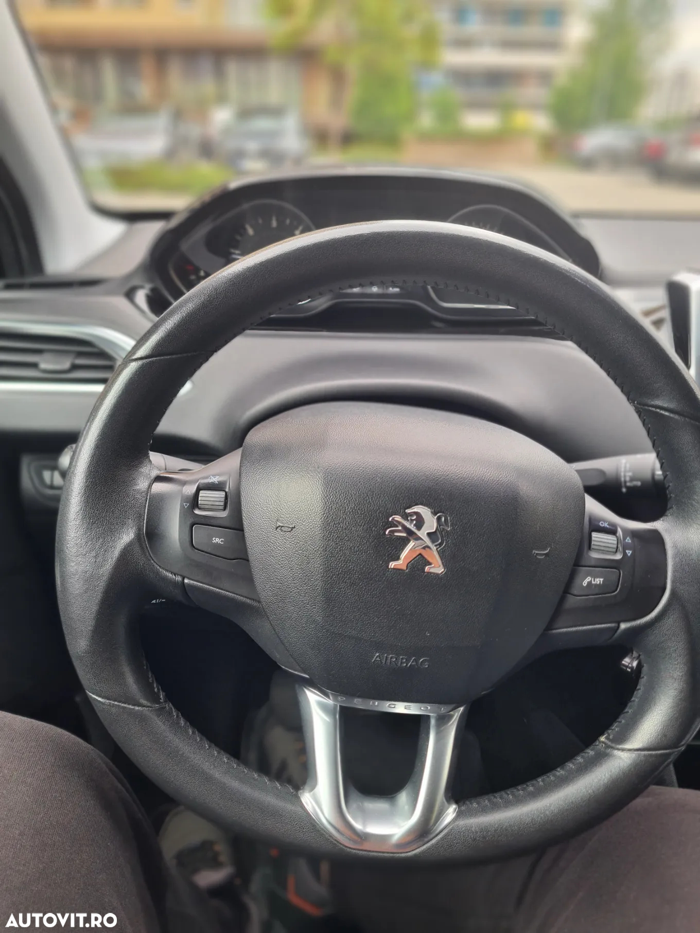 Peugeot 208 1.6 e-HDi FAP STT Allure - 17