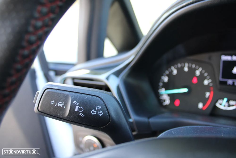 Ford Fiesta 1.0 EcoBoost MHEV ST-Line - 28