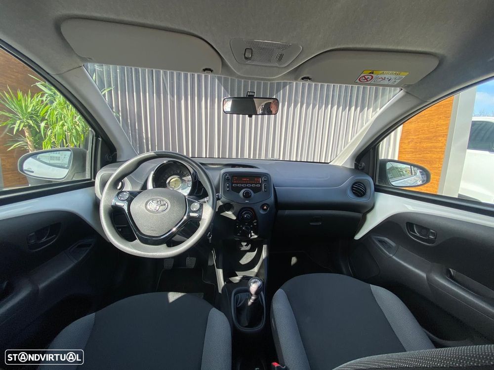 Toyota Aygo 1.0 X-Play - 12