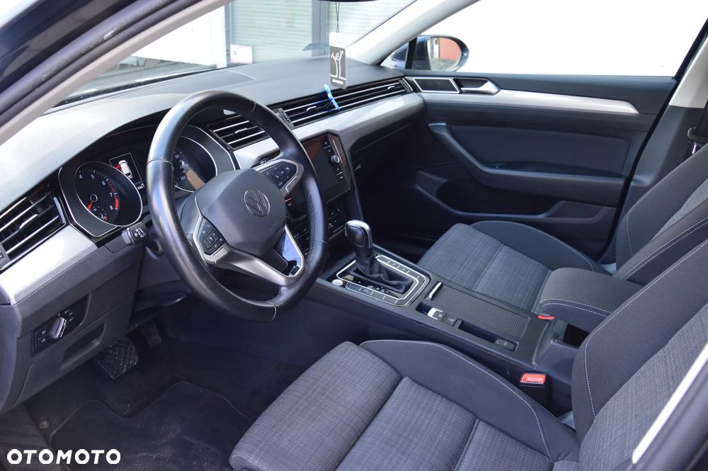 Volkswagen Passat - 19