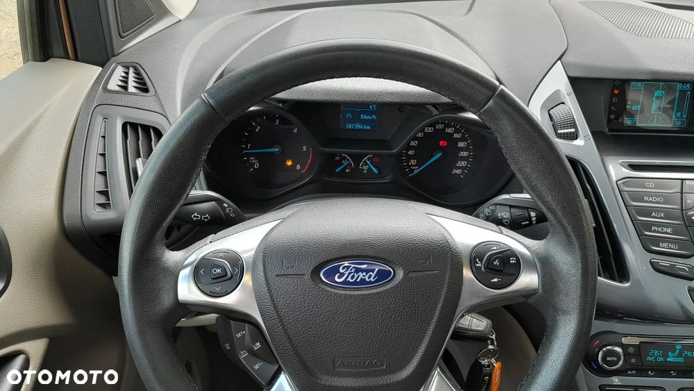 Ford Tourneo Connect Grand - 13