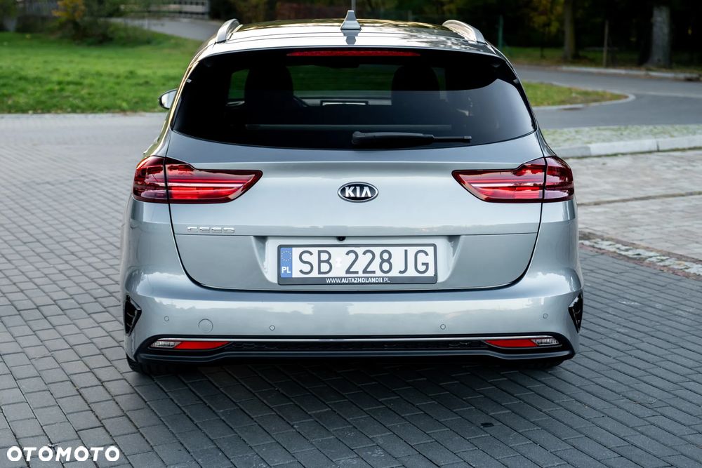 Kia Ceed 1.4 T-GDI DCT OPF Platinum Edition - 11