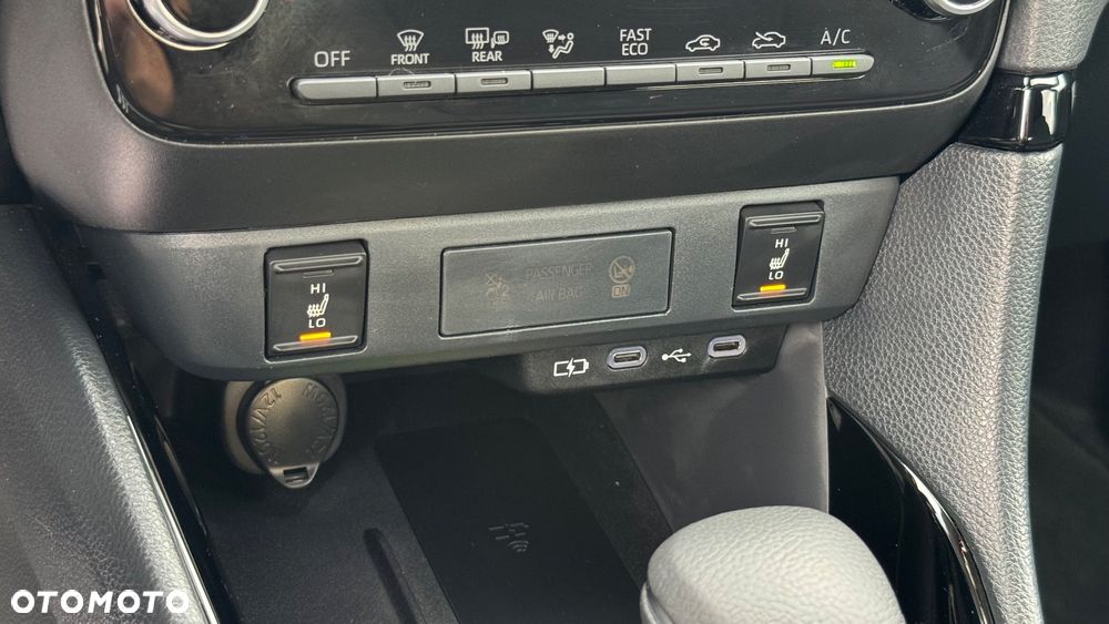 Toyota Yaris Hybrid 1.5 Style - 36