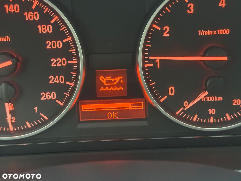 BMW Seria 3 320i - 10