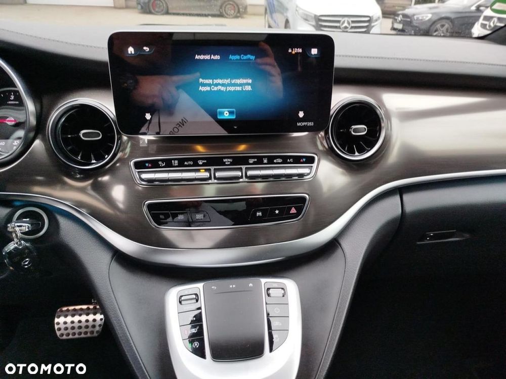 Mercedes-Benz Klasa V - 16