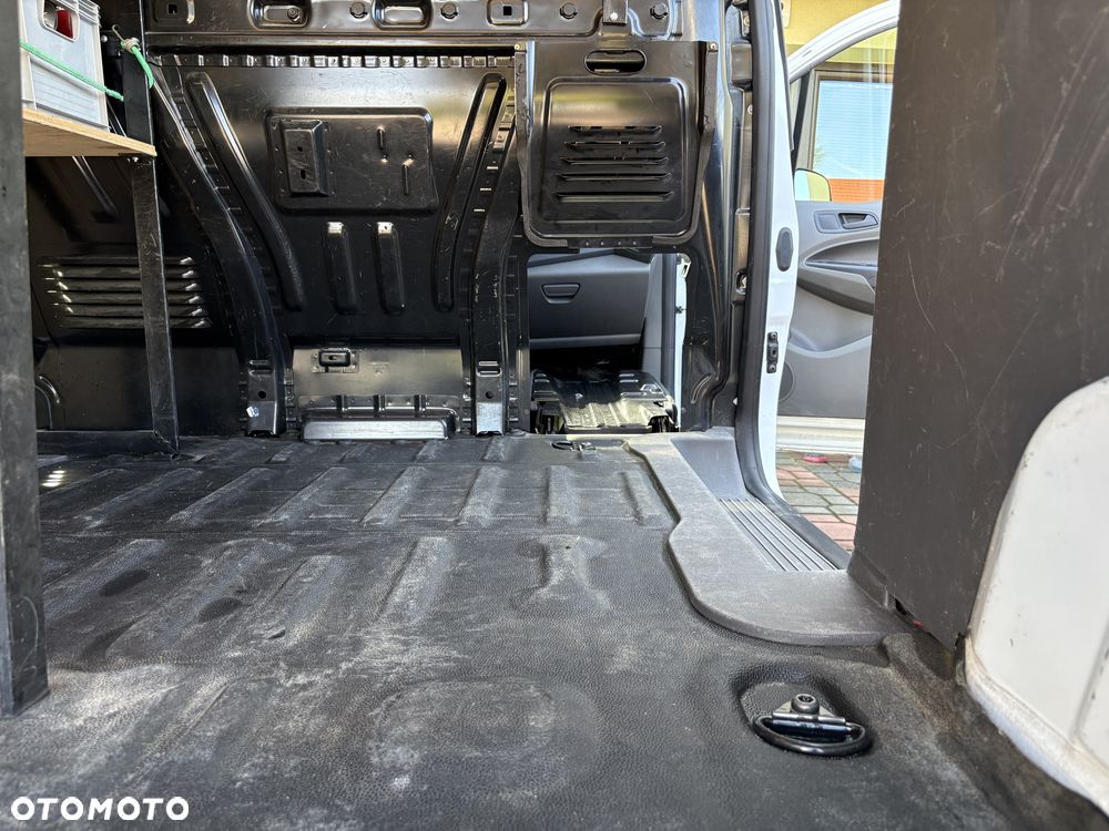 Ford Transit Connect - 21