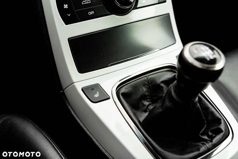 Hyundai Genesis Coupe 2.0 T - 22