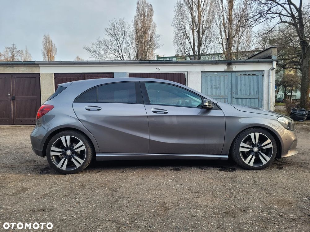 Mercedes-Benz Klasa A 200 7G-DCT Urban - 4