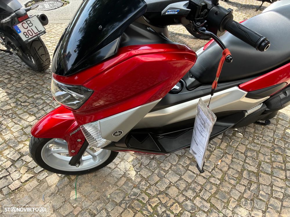 Yamaha NMAX - 7
