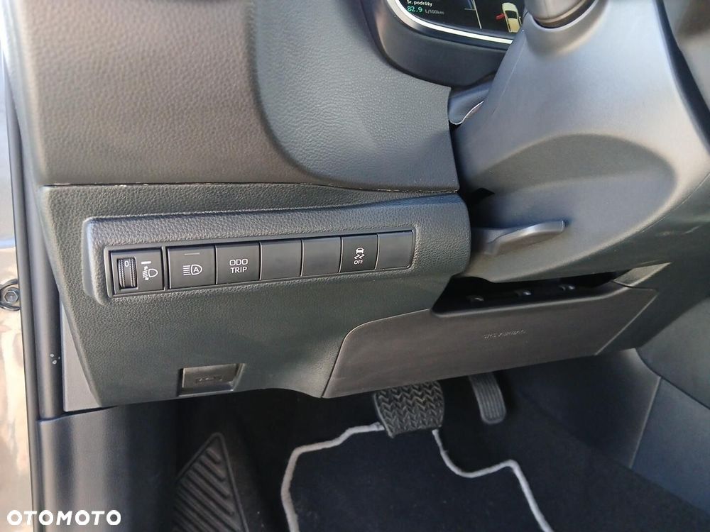 Toyota Corolla 1.8 Hybrid Comfort - 22