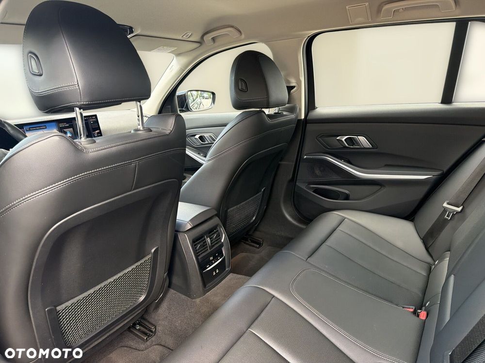 BMW Seria 3 - 12