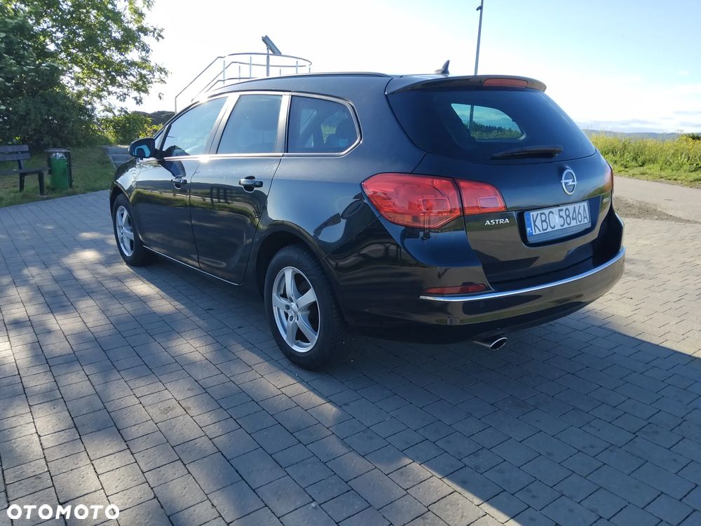 Opel Astra 1.4 Turbo 150 Jahre - 4