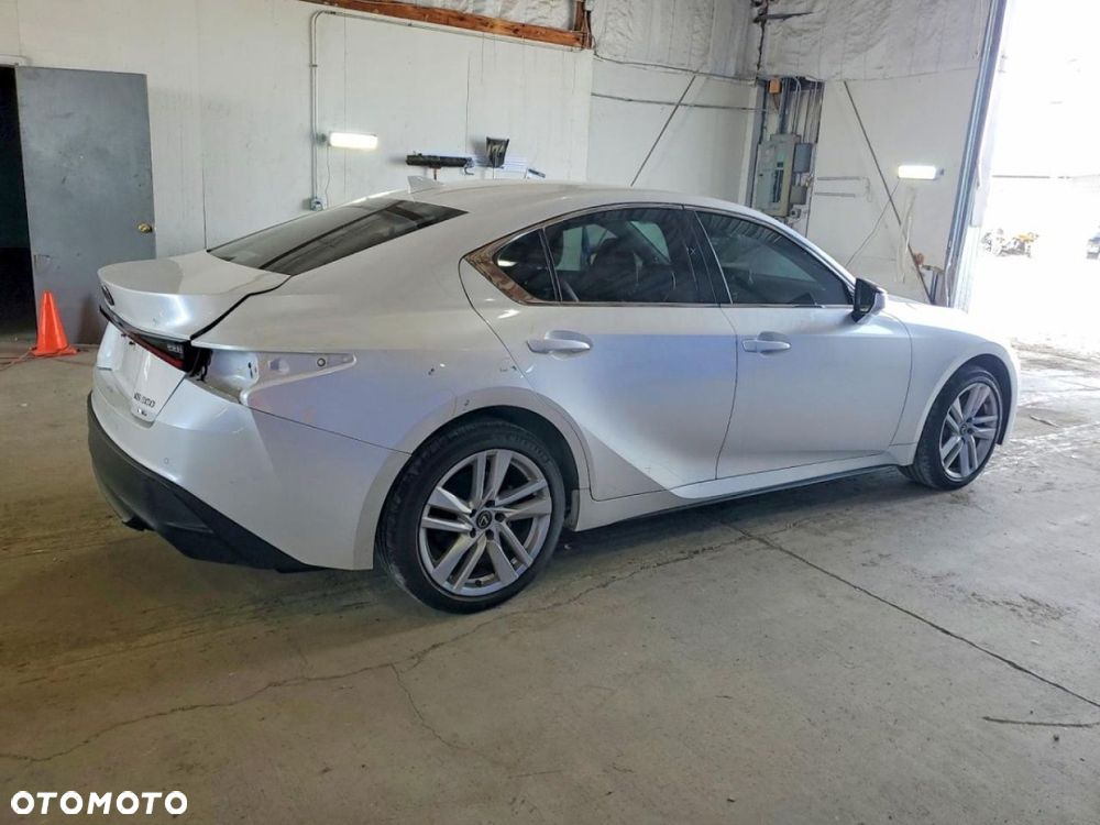 Lexus IS - 4