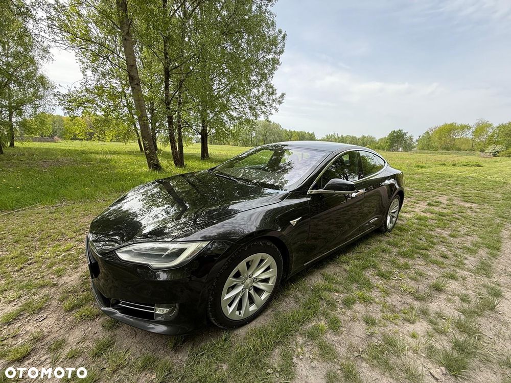 Tesla Model S - 1
