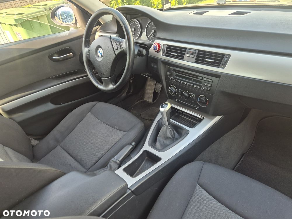 BMW 318I E90 2007 photo 5