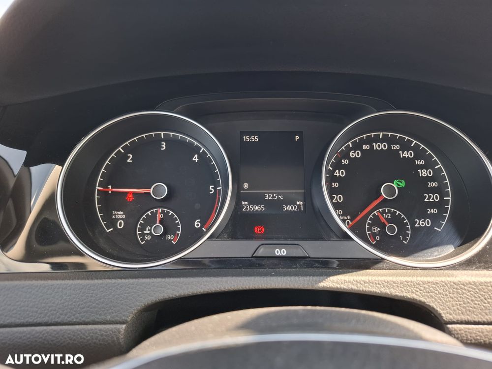 Volkswagen Golf 1.6 TDI DPF DSG Comfortline - 10