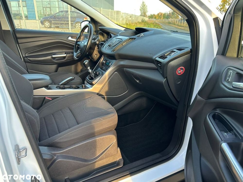 Ford Kuga - 10