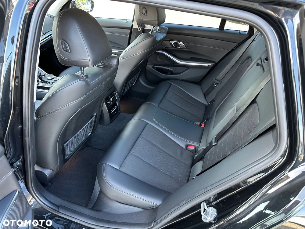 BMW Seria 3 - 22