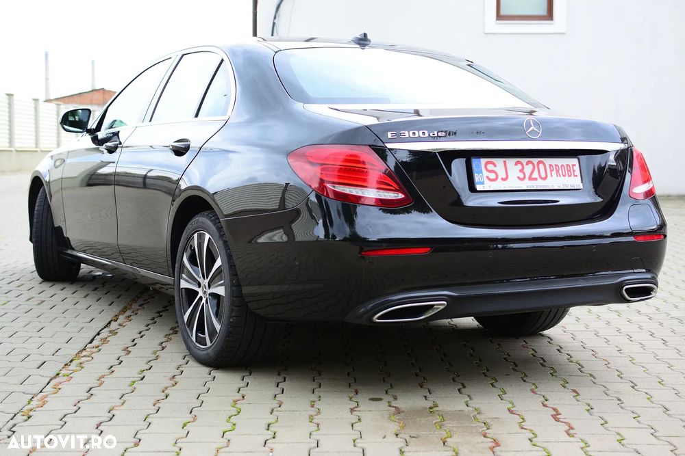 Mercedes-Benz E 300 de 9G-TRONIC - 4