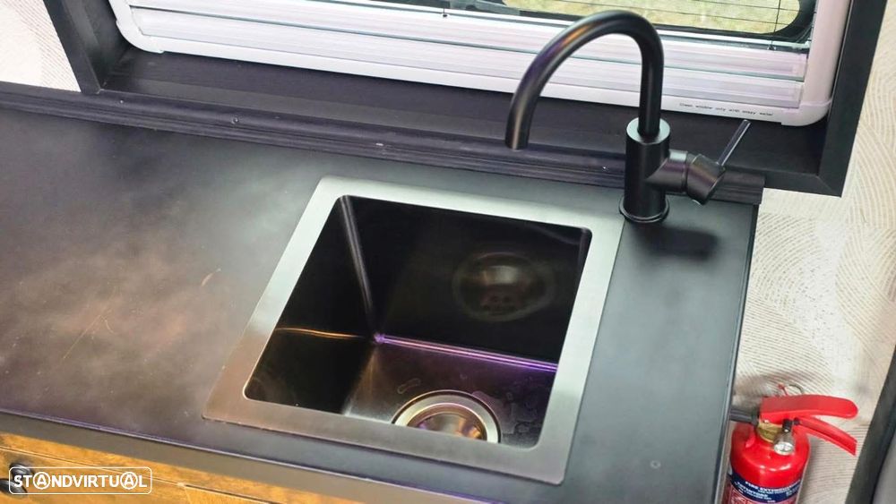 Renault Master Camper Van - 15