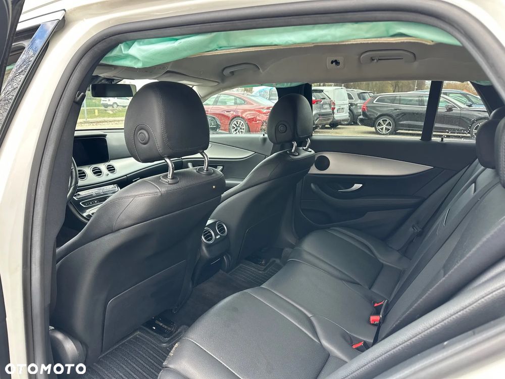 Mercedes-Benz Klasa E 220 d 4Matic 9G-TRONIC - 9