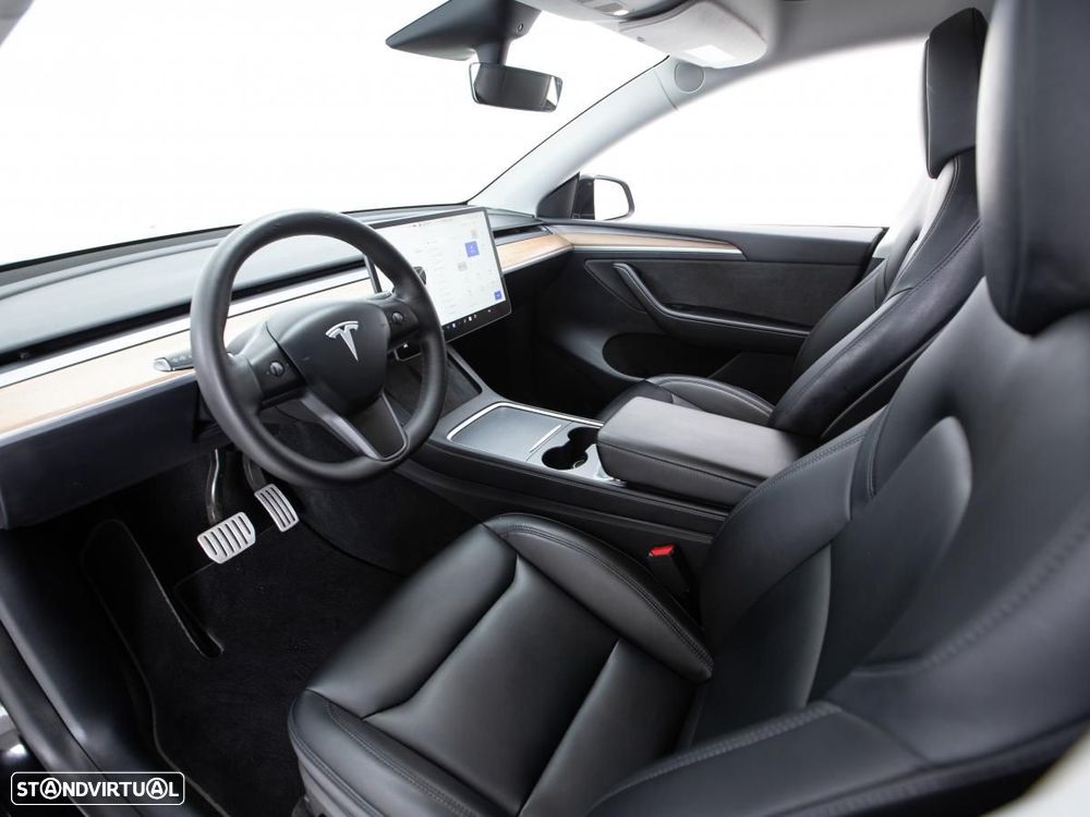Tesla Model Y Performance Dual Motor AWD - 8