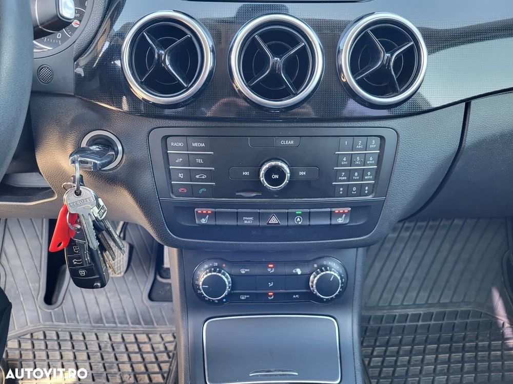 Mercedes-Benz B 180 - 13