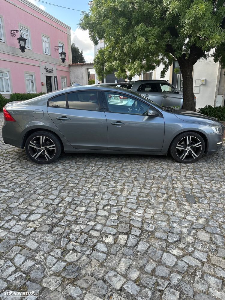 Volvo S60 D4 Momentum - 3