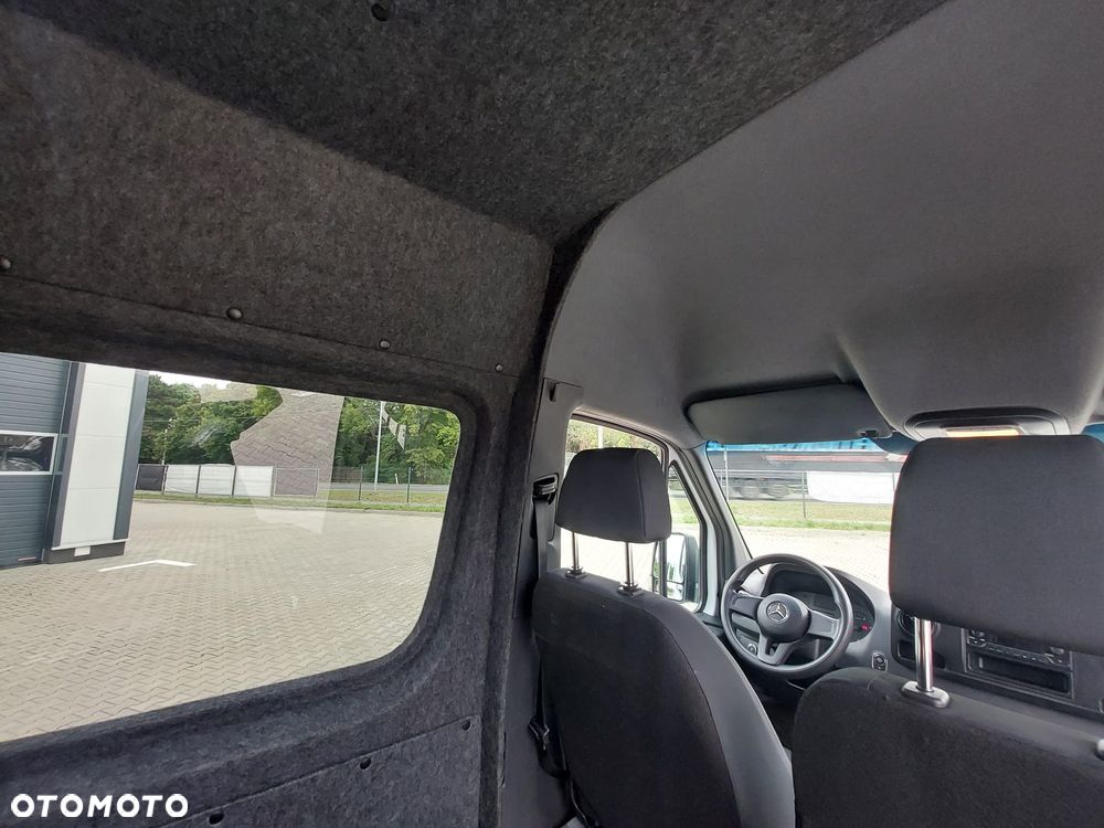 Mercedes-Benz Sprinter - 23