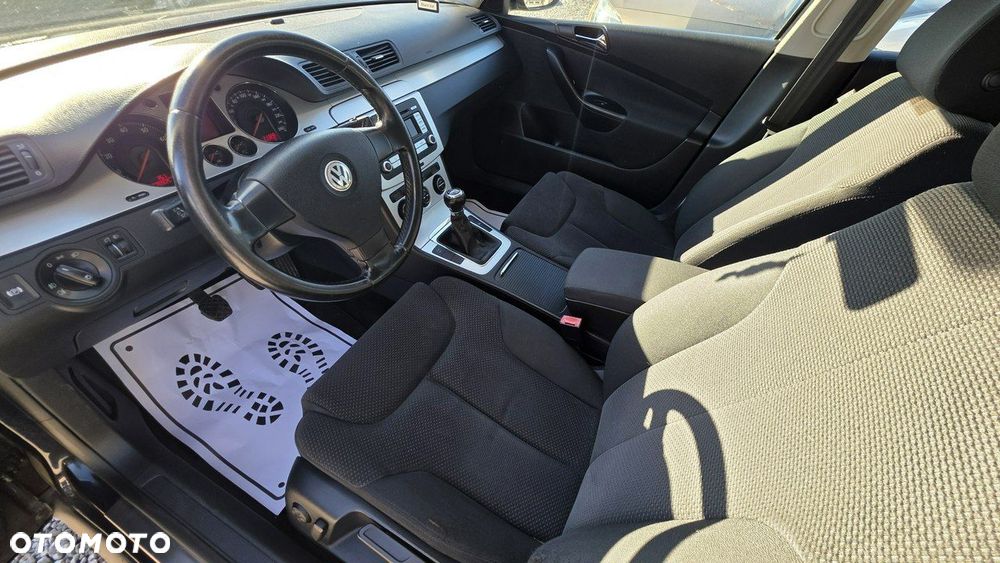 Volkswagen Passat - 17