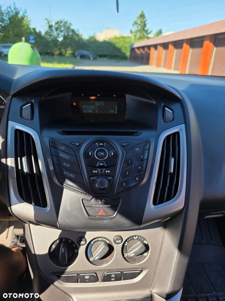 Ford Focus 1.0 EcoBoost Trend - 14