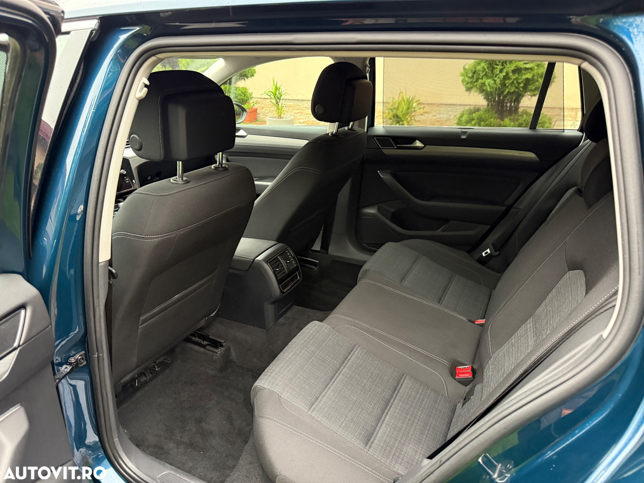 Volkswagen Passat Variant 2.0 TDI DSG (BlueMotion Technology) Trendline - 11