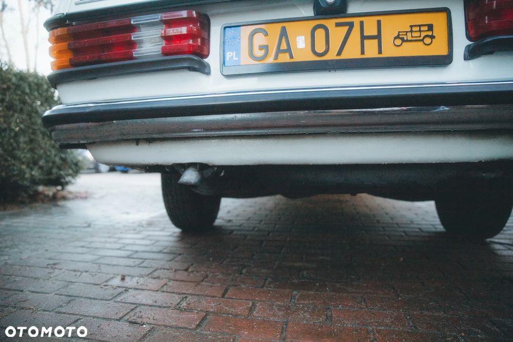 Mercedes-Benz W123 - 17