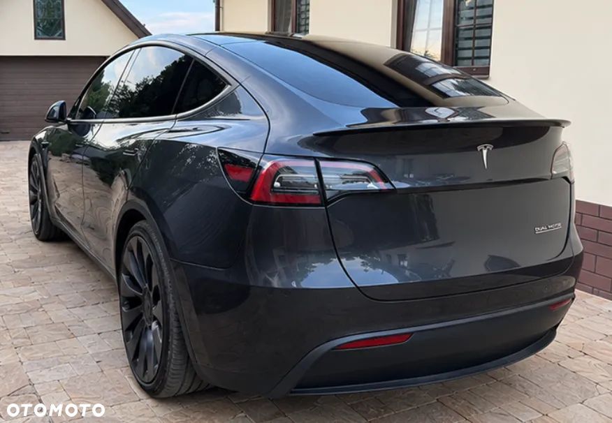 Tesla Model Y 2023 photo 4