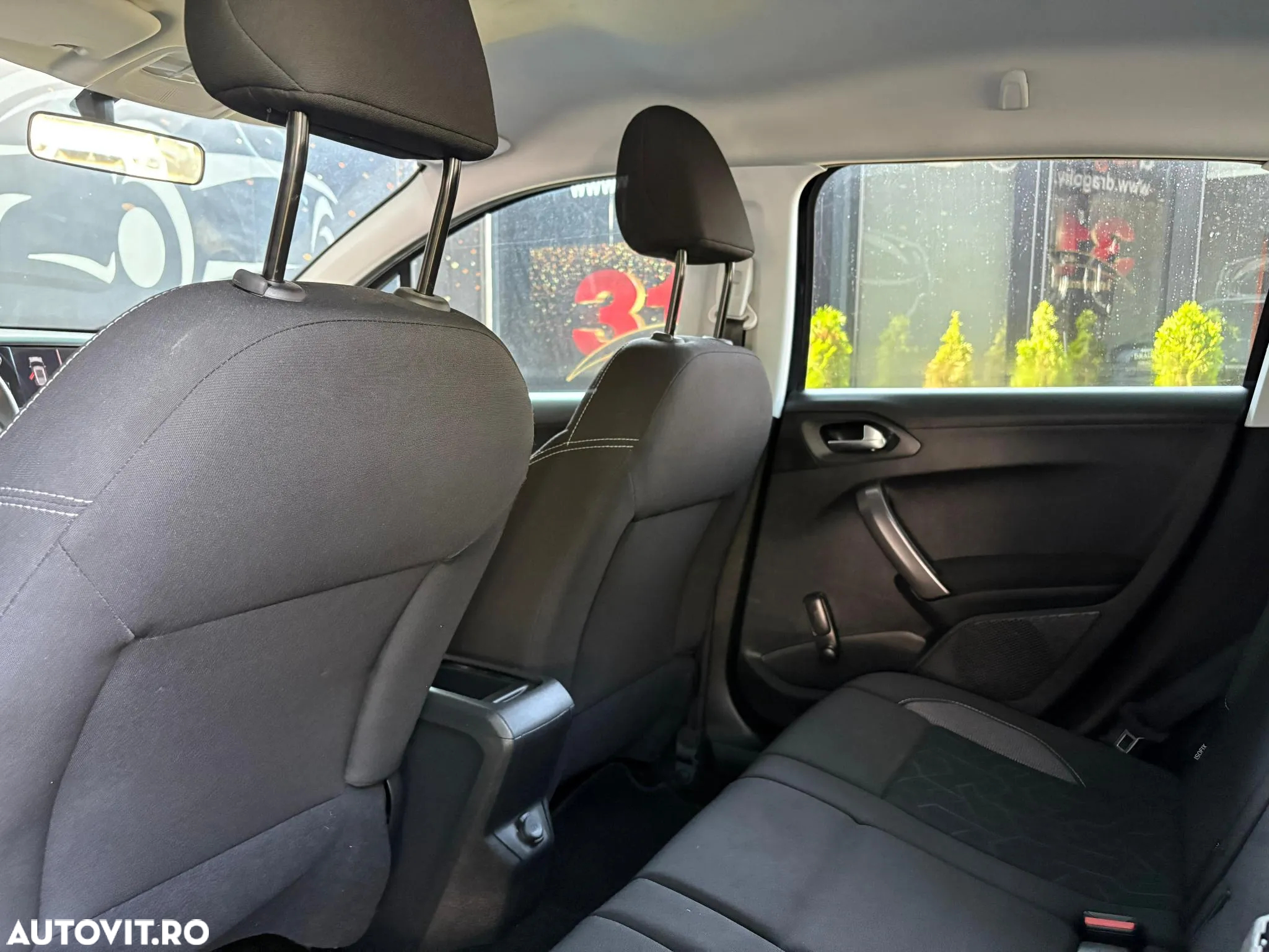 Peugeot 2008 - 8
