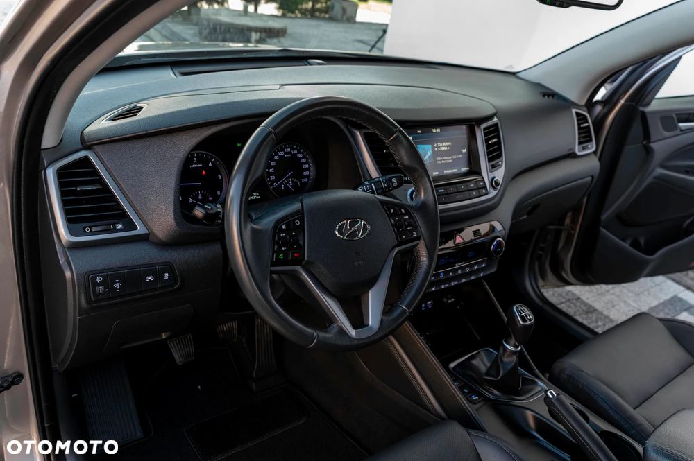 Hyundai Tucson blue 1.7 CRDi 2WD Style - 31