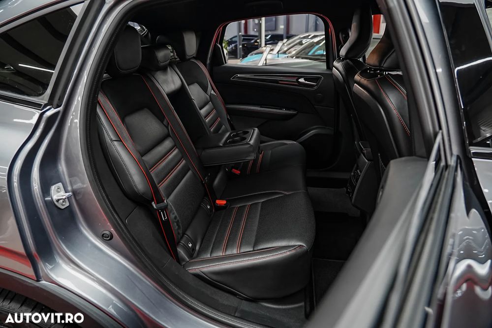 Renault Arkana E-TECH Hybrid RS Line - 10