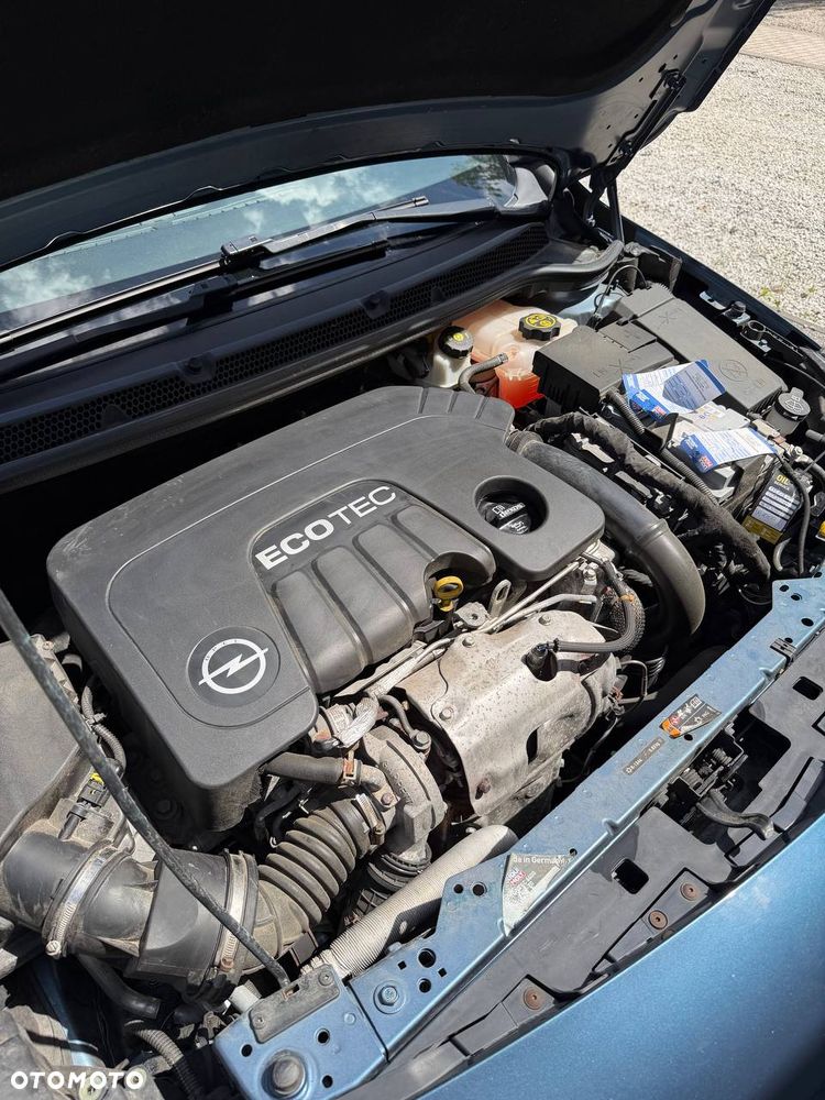 Opel Astra 1.6 CDTI Essentia - 11