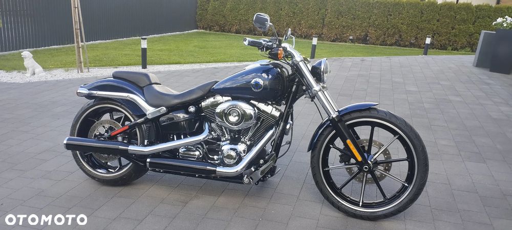 Harley-Davidson Softail Breakout - 24