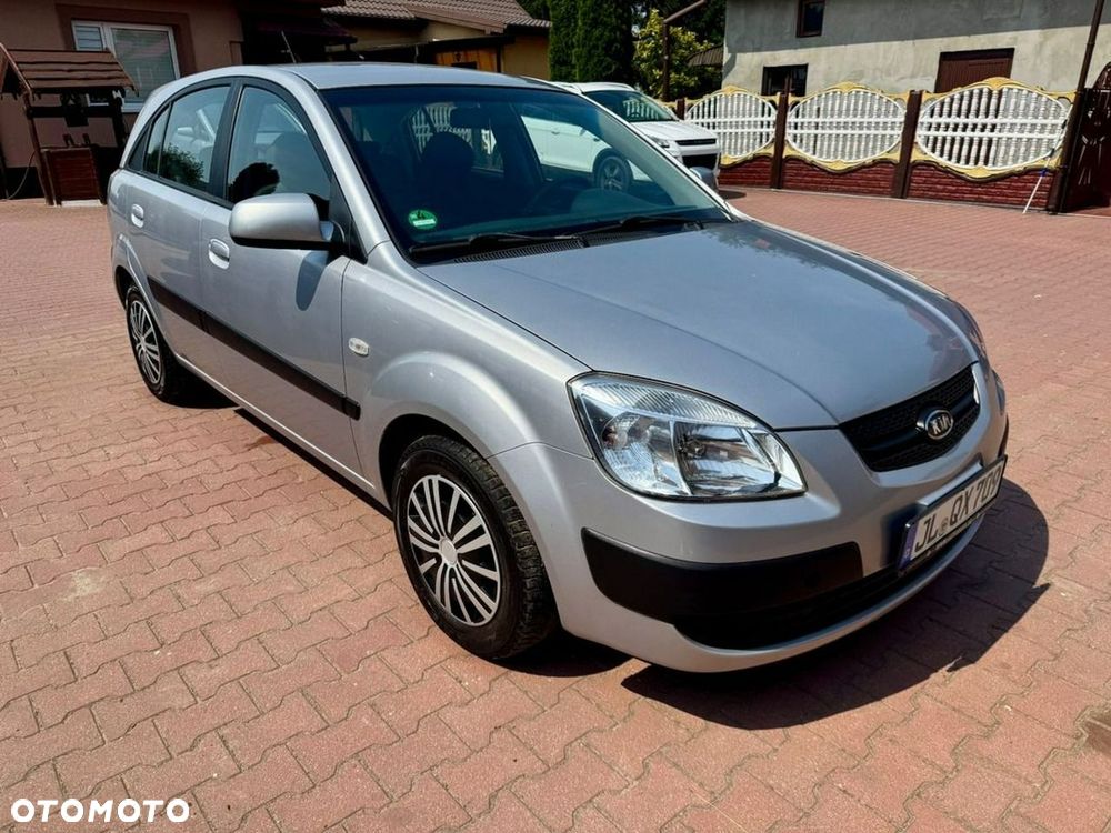 Kia Rio 1.5 GLX - 1