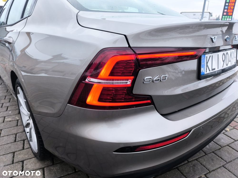 Volvo S60 T5 Momentum Pro - 10