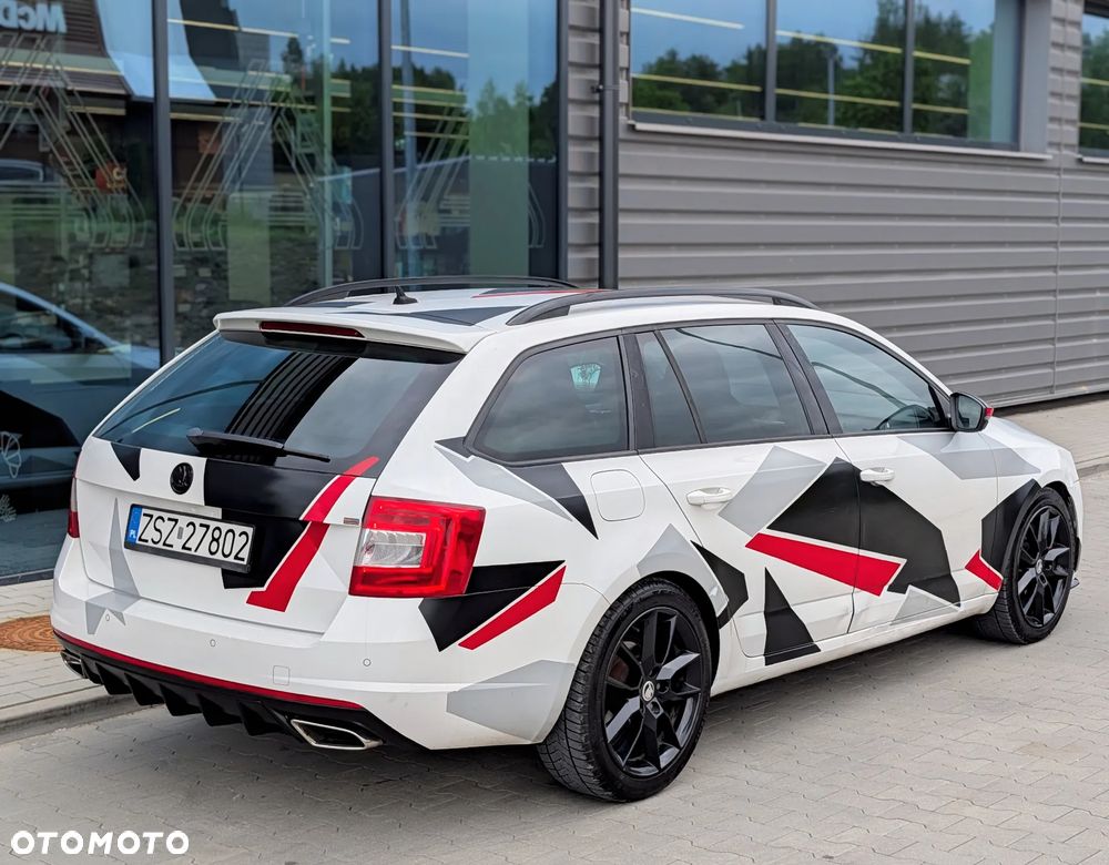 Skoda Octavia 2.0 TDI DSG RS - 9