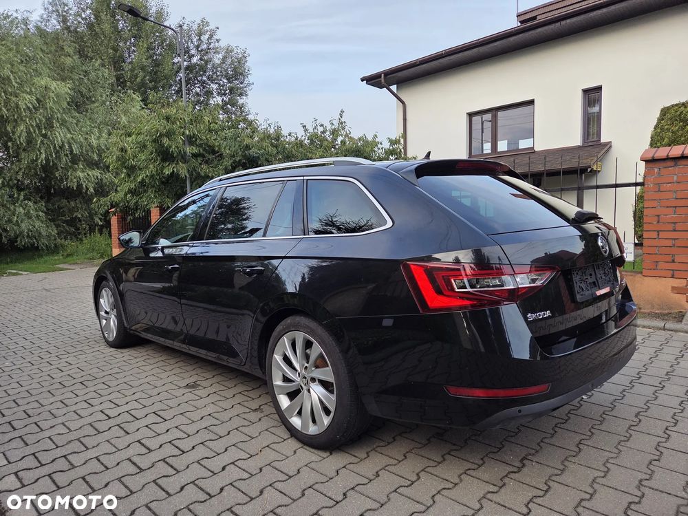 Skoda Superb 2.0 TDI DSG Active - 22